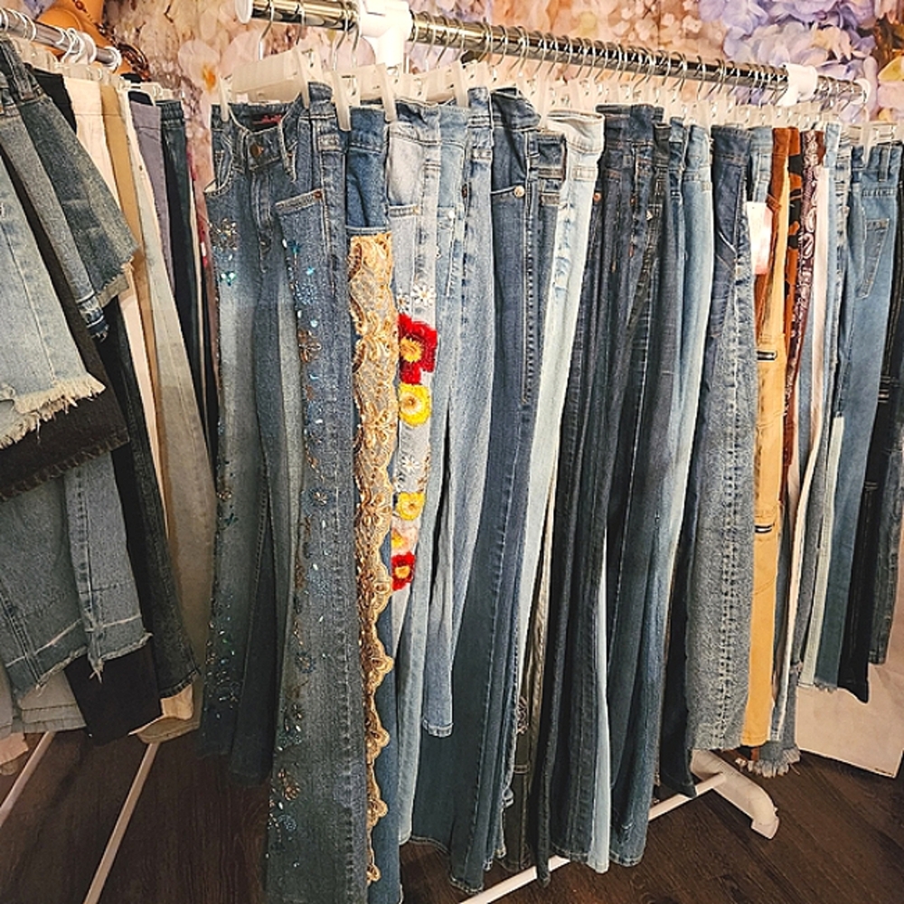 Video Inventory Designer Consignment Store Women … - image 3